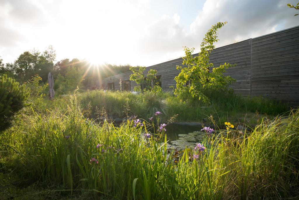 Ecolodge Le Bruit De L'Eau Saint-Quentin-en-Tourmont Exteriör bild