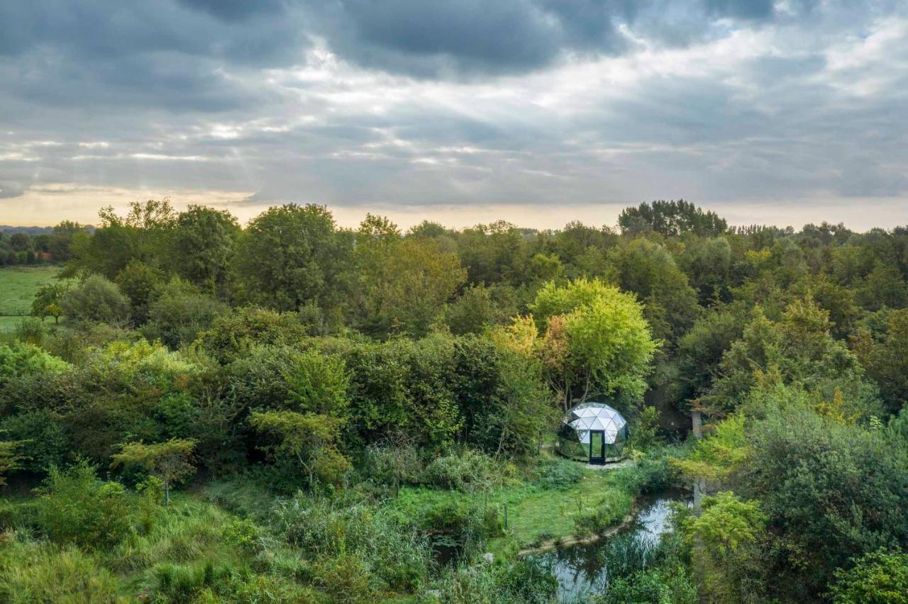Ecolodge Le Bruit De L'Eau Saint-Quentin-en-Tourmont Exteriör bild